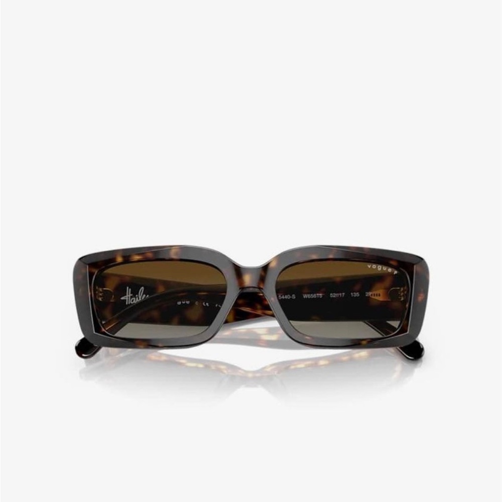 Hailey Bieber Vogue Eyewear - Picture 5 of 10